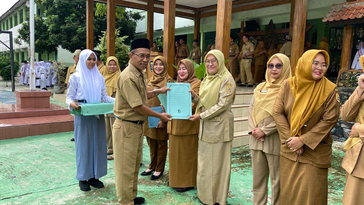 BACK TO SCHOOL SMA NEGERI 1 MOJOGEDANG